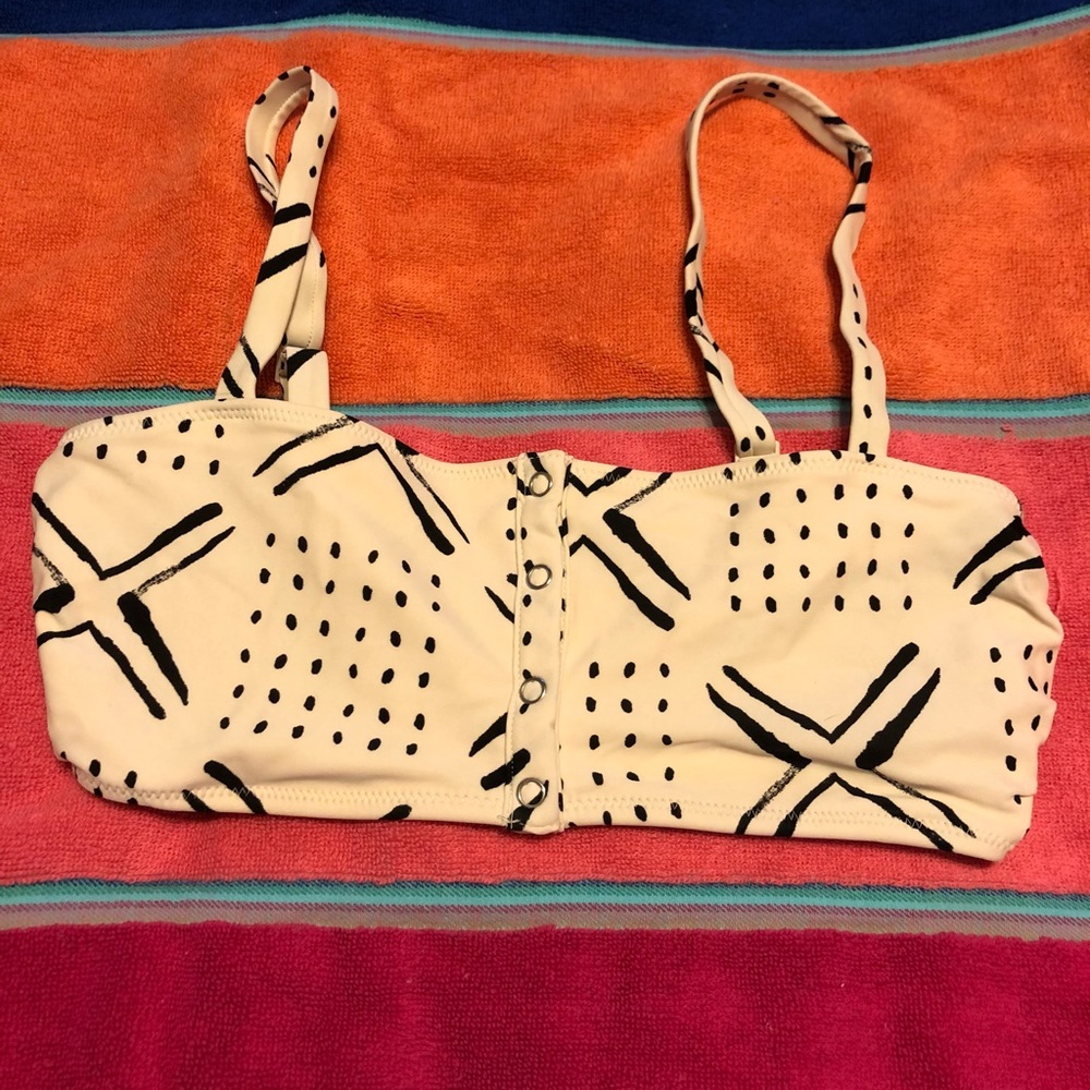 Aerie White w Black print swim top